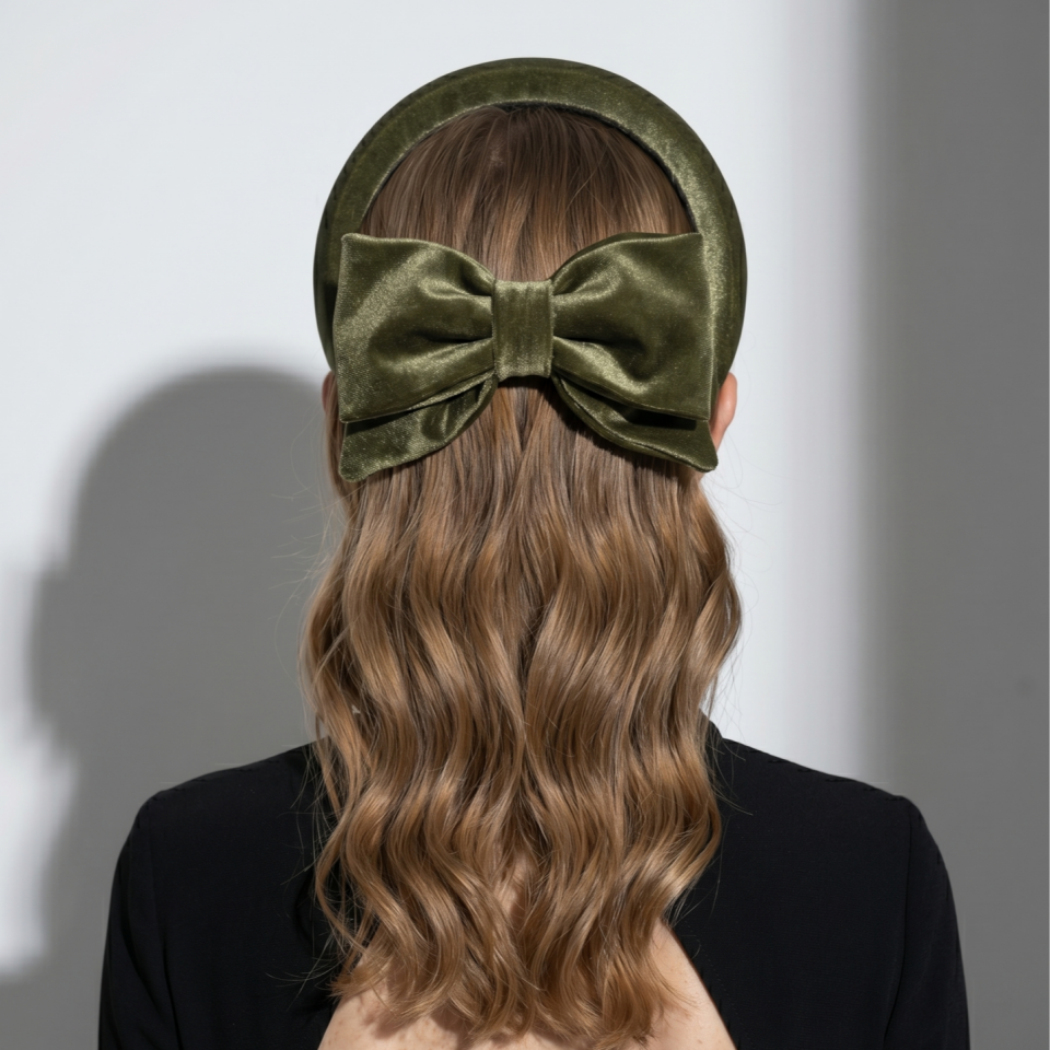 Sarah Haki Yeşil Saten Vualet Taç