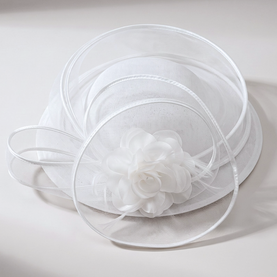 Catherine Beyaz Vualet Şapka 35 cm