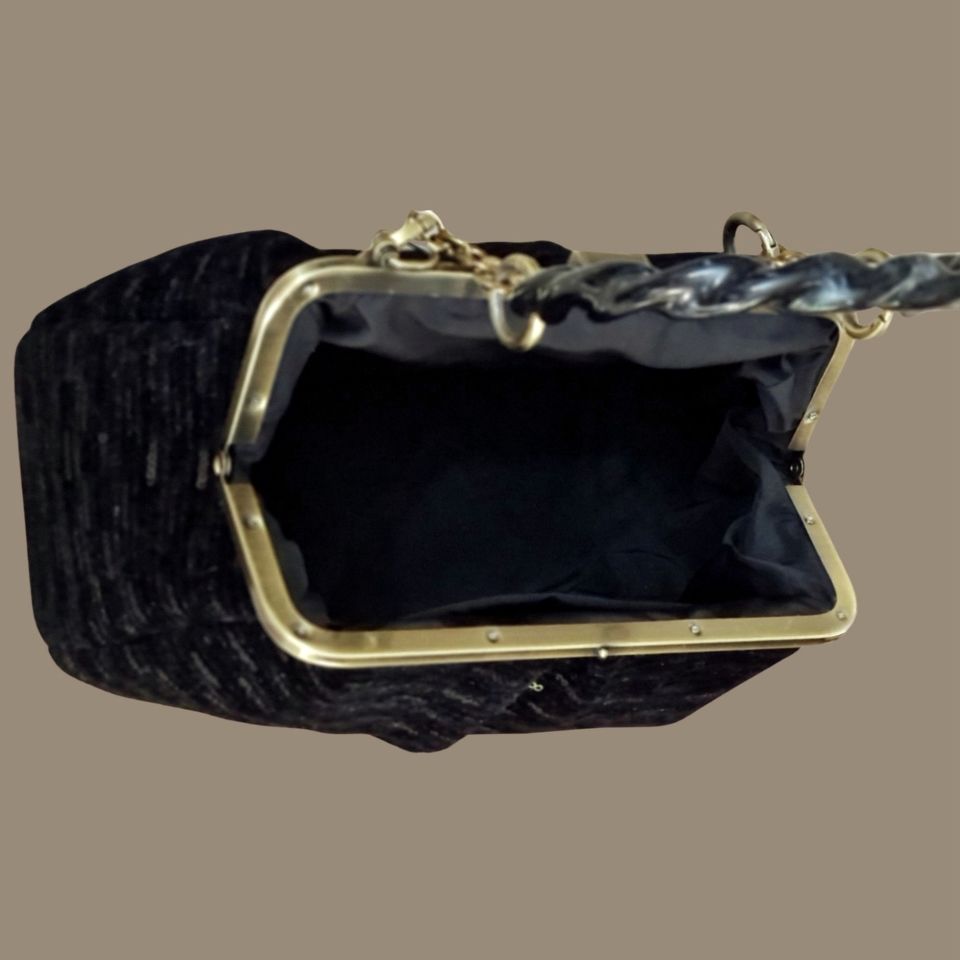 Lilyum Model Siyah Renk Kadife Kumaş Çanta