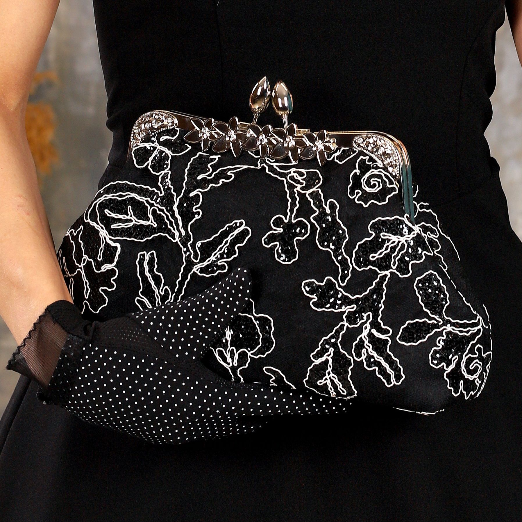 Çiçek Model Siyah Beyaz Dantel Tasarım Çanta