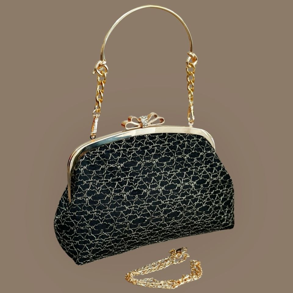 Fiyonk Model Siyah Gold Dantel Tasarım Çanta