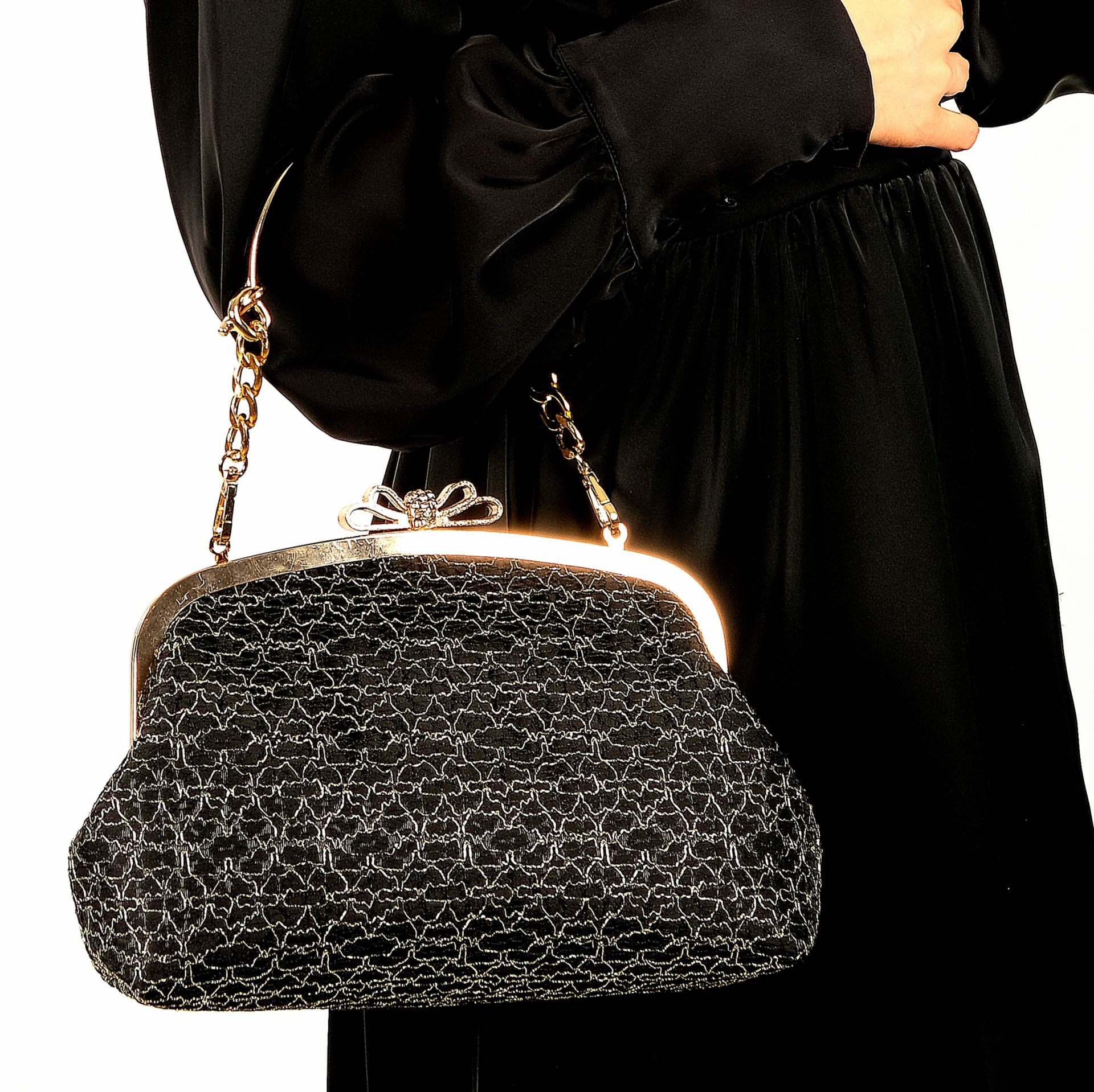 Fiyonk Model Siyah Gold Dantel Tasarım Çanta