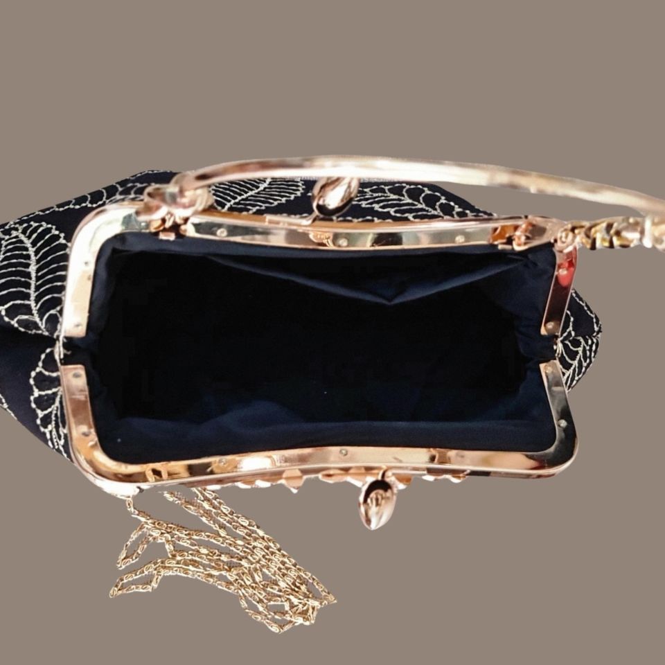 Çiçek Model Siyah Gold Renk Brode Tasarım Çanta