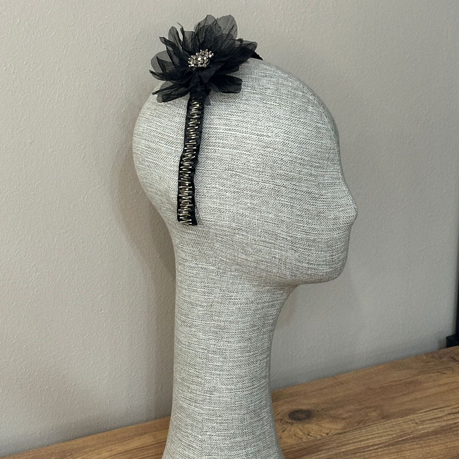 Luna Siyah Çocuk Taç