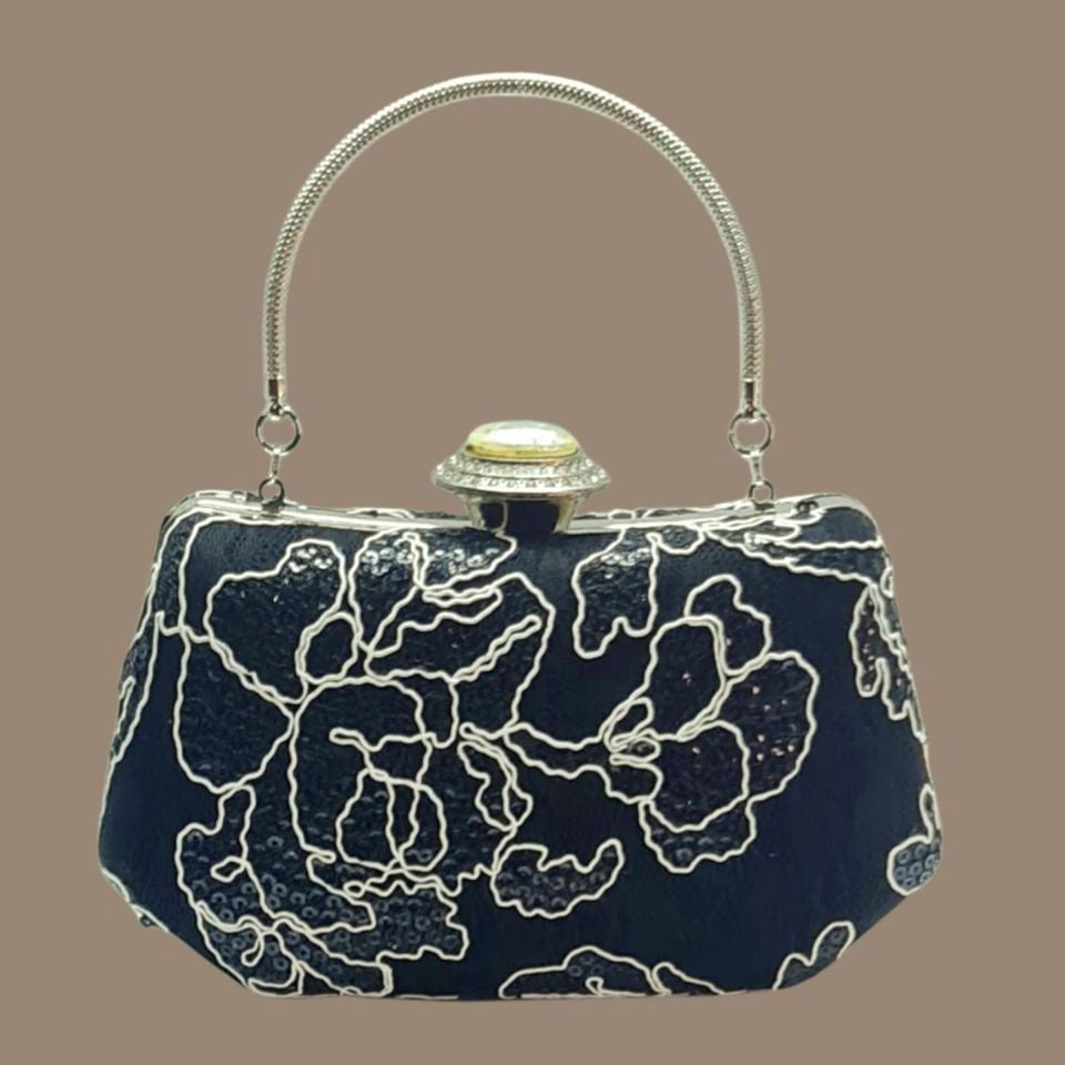 Kutu Model Siyah Beyaz Renk Dantel Tasarım  Çanta