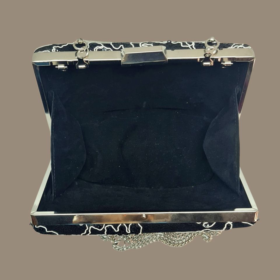 Kutu Model Siyah Beyaz Renk Dantel Tasarım  Çanta