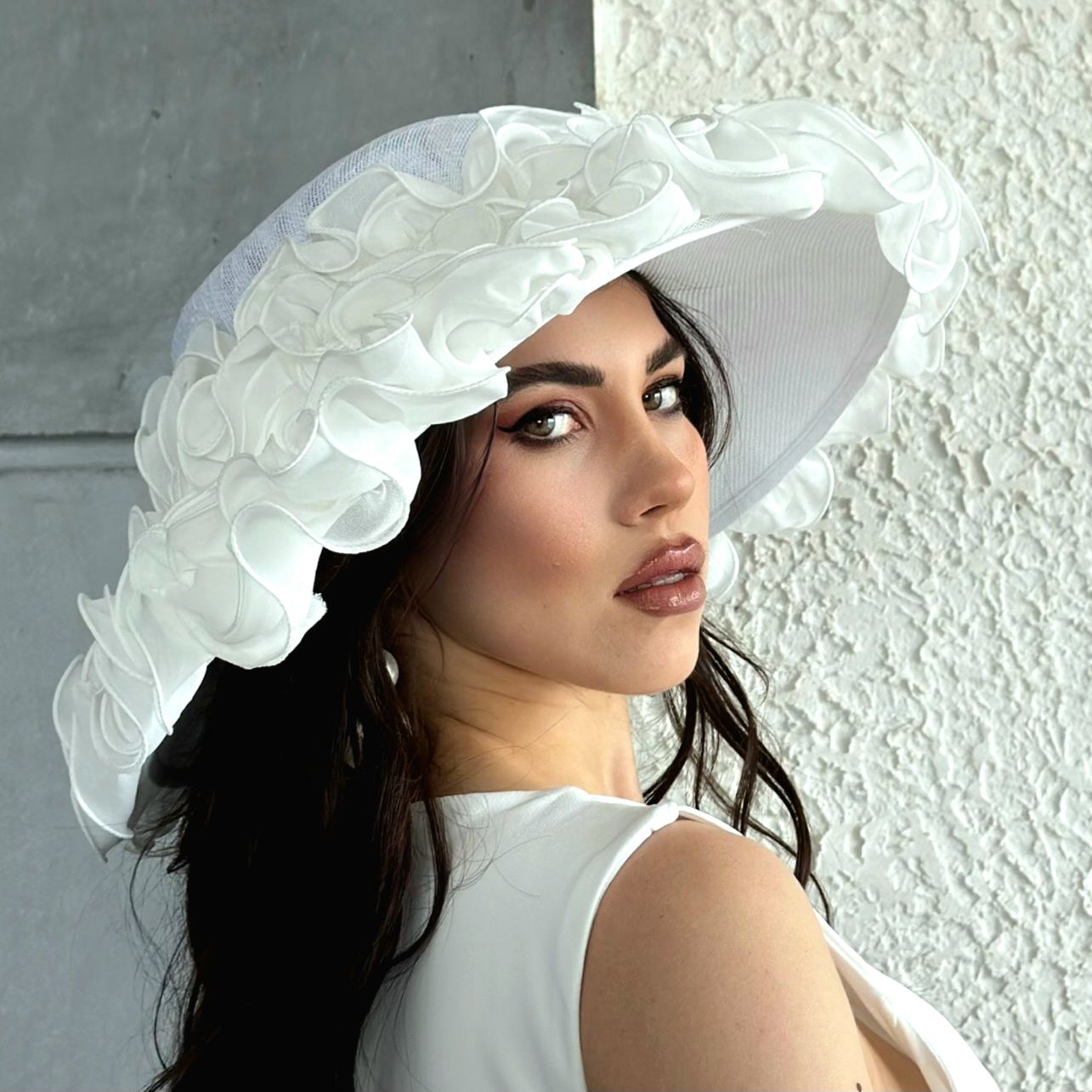 Ember Beyaz Renk Şapka 45 cm