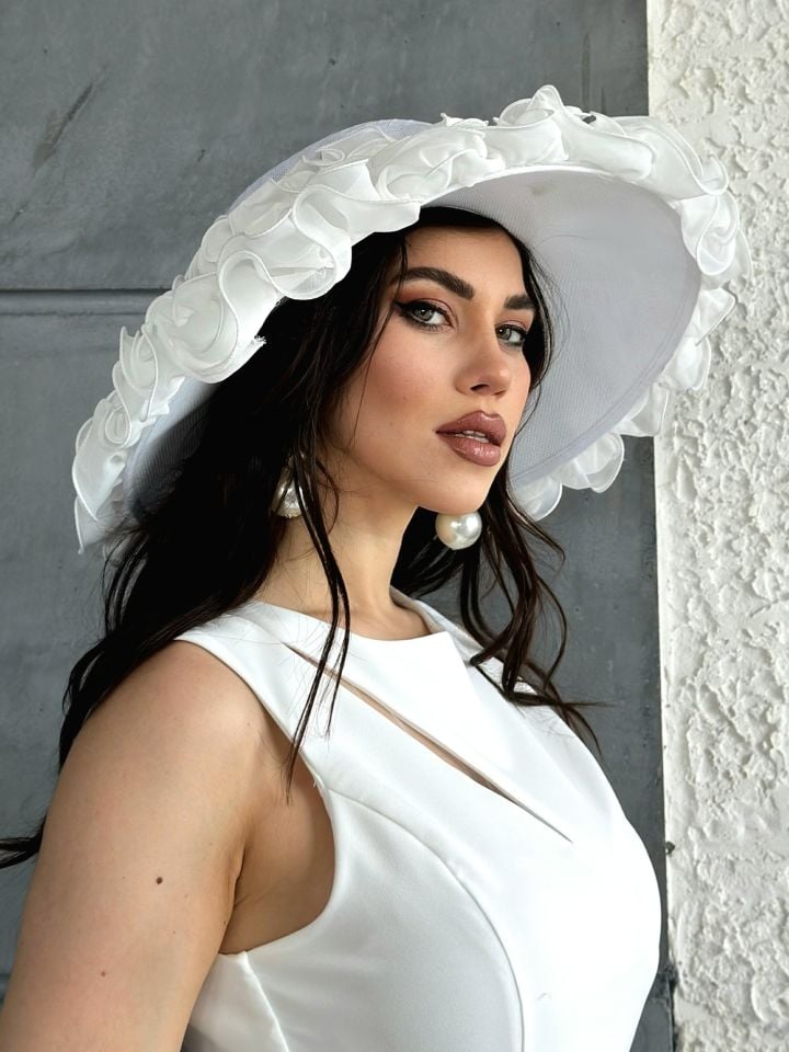 Ember Beyaz Renk Şapka 45 cm