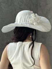Jenny Beyaz Renk Saten  Elegan Şapka 45 cm