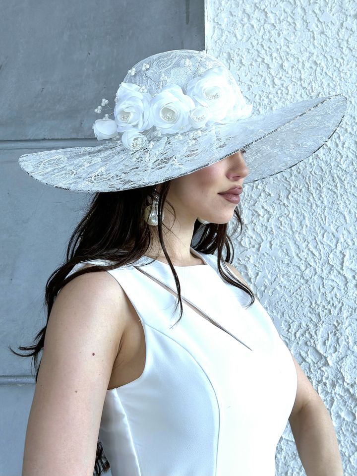 Jenny Beyaz Renk Dantel Elegan Şapka 45 cm Özel Şapka Kutulu