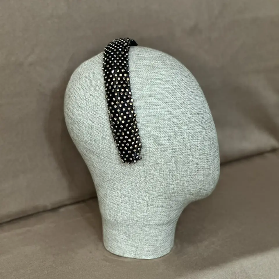 Siyah Taç Bakır Renk Taş Aksesuarlı