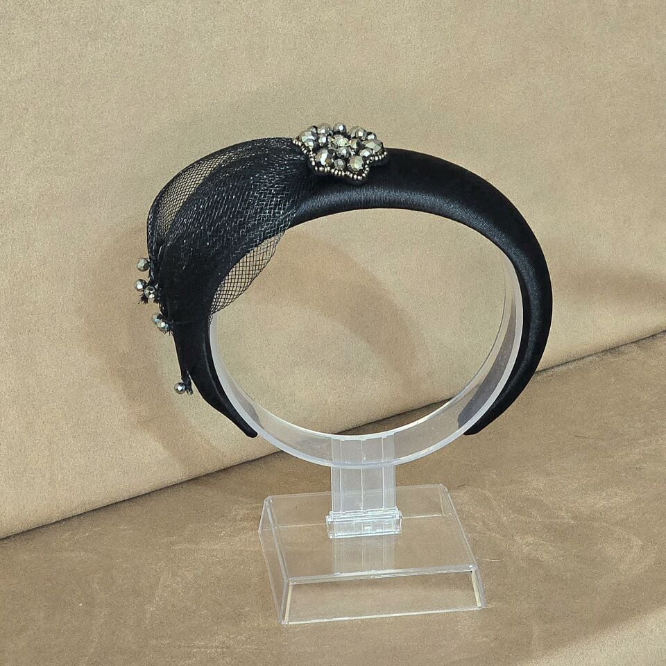 Mila Siyah Renk Taç Gümüş  Renk  Aksesuarlı