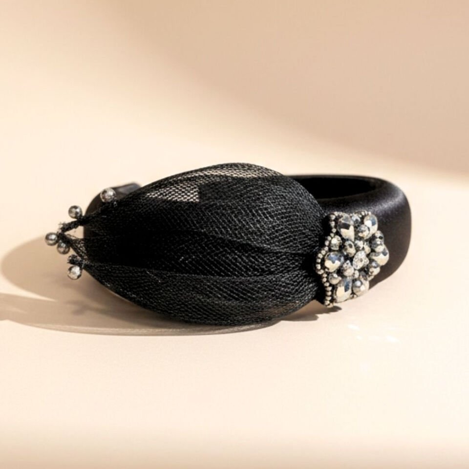 Mila Siyah Gümüş Renk Aksesuarlı Taç