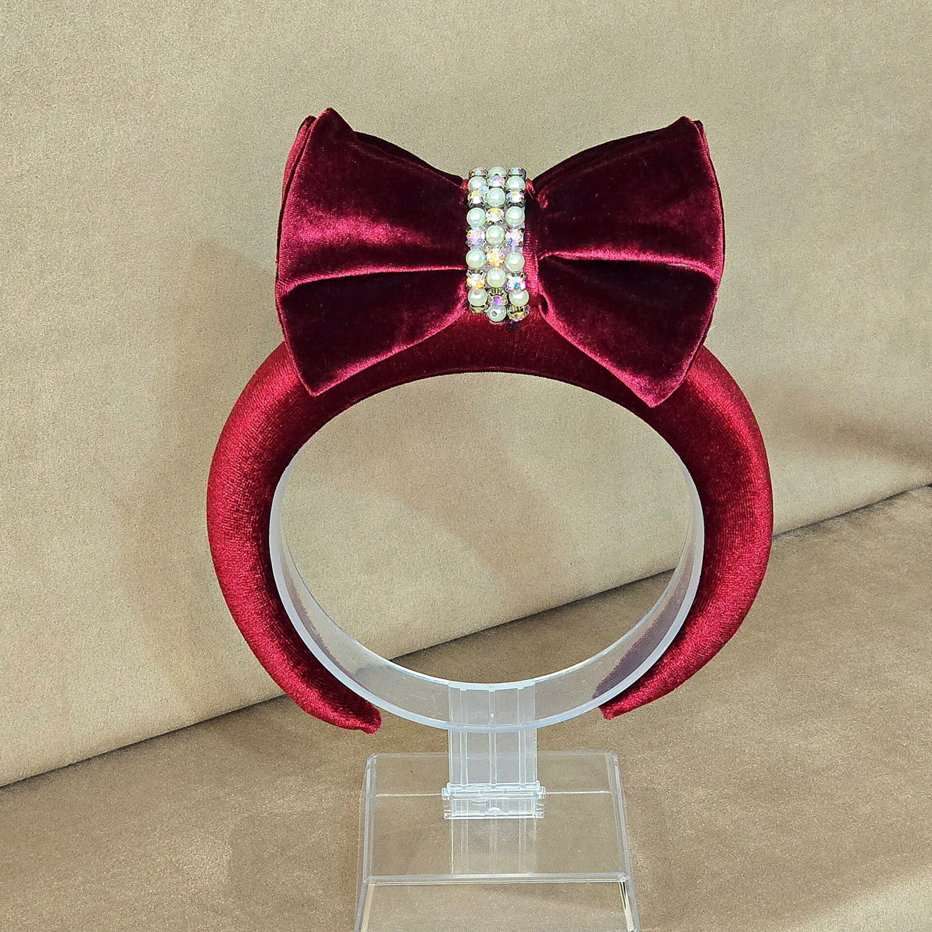 Mila Bordo Renk Kadife  Taç