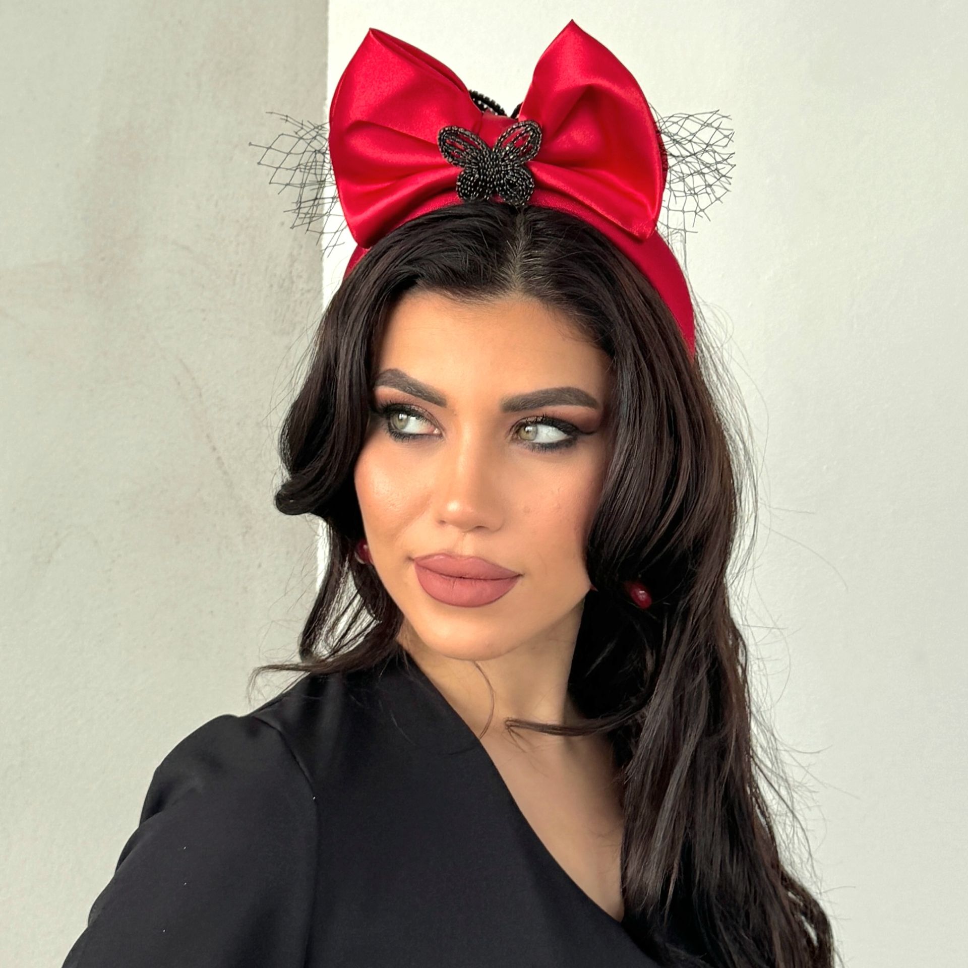 Mila Kırmızı Renk  Saten  Taç