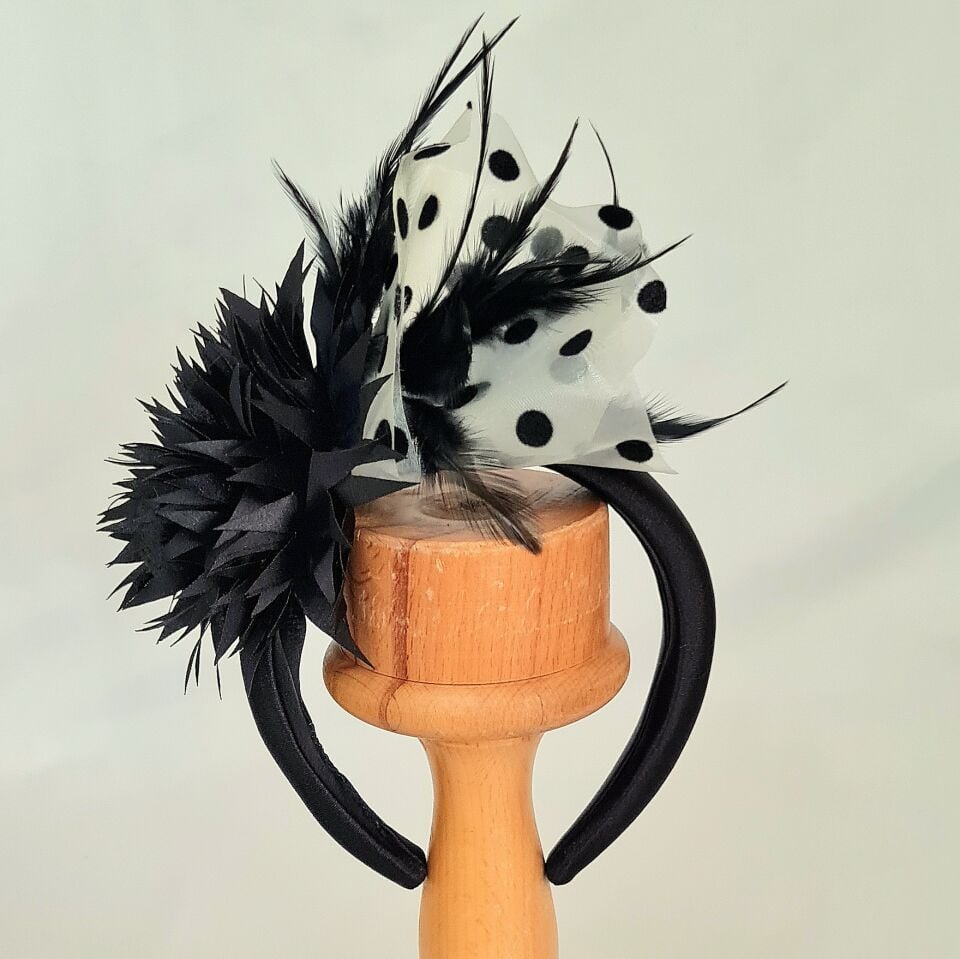 Mila Siyah Beyaz Puantiyeli  Aksesuarlı Taç