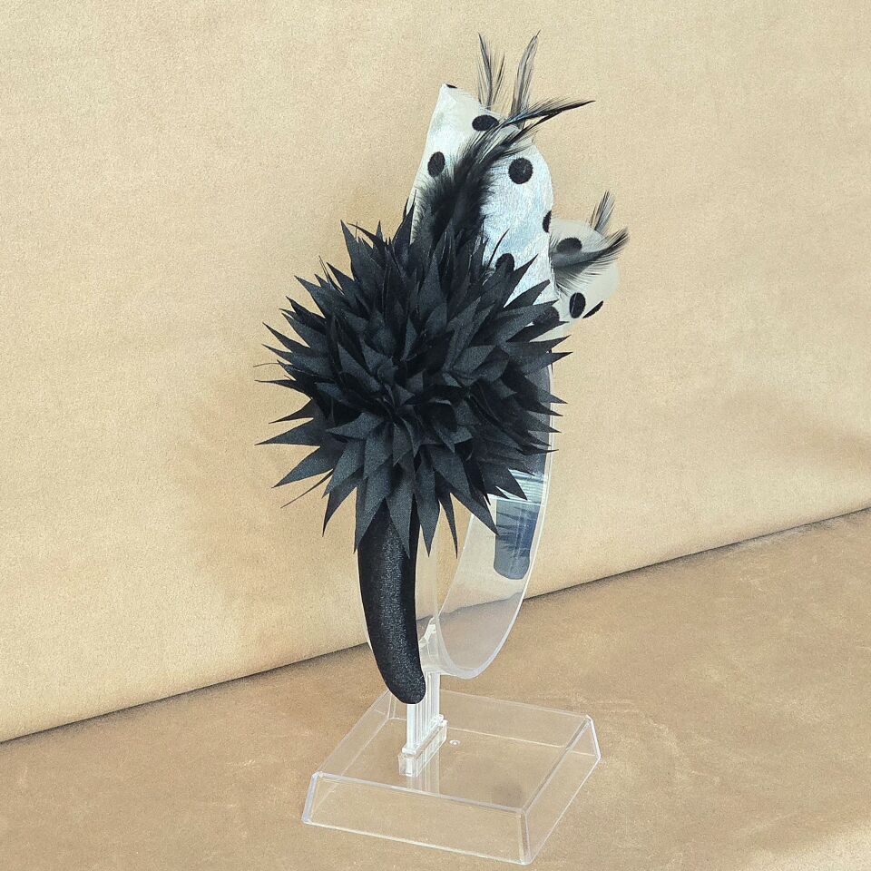 Mila Siyah Saten puantiyeli Taç