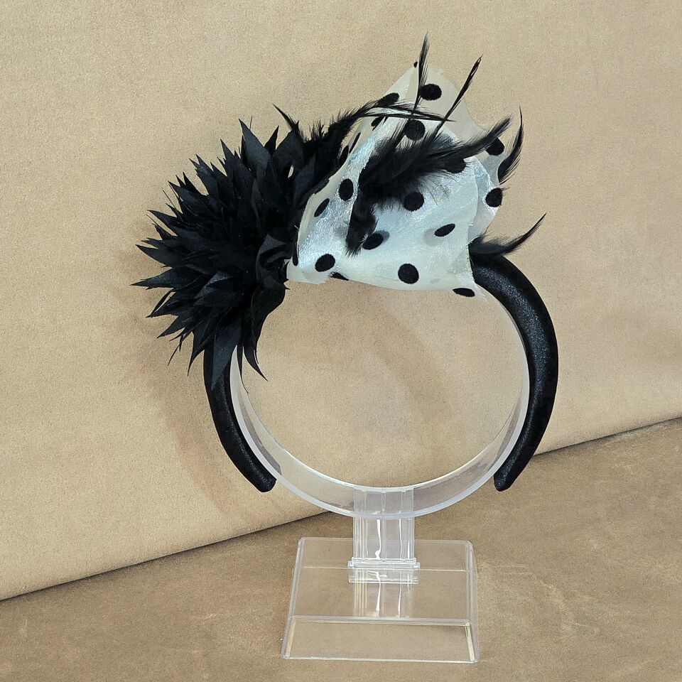 Mila Siyah Saten puantiyeli Taç