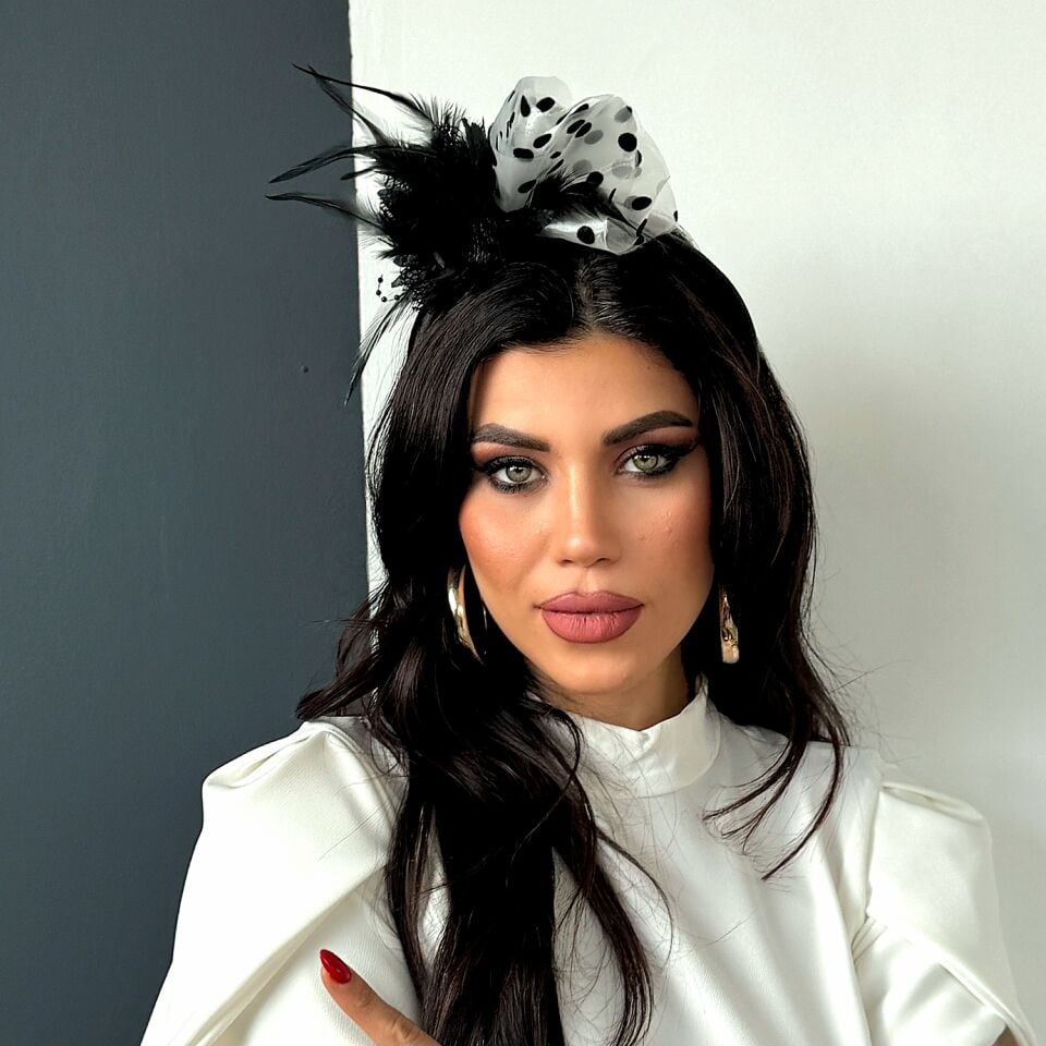 Mila Siyah Saten Taç