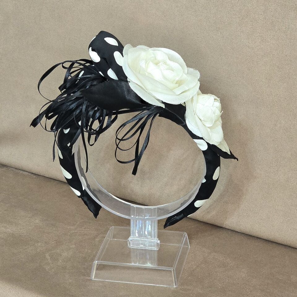 Mila Siyah Beyaz Renk Puantiyeli Aksesuarlı Taç