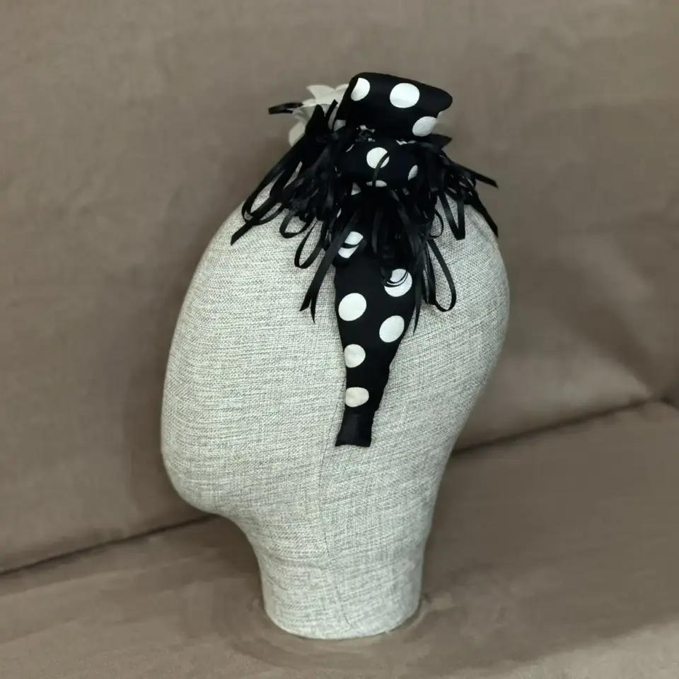 Mila Siyah Beyaz Renk Puantiyeli Aksesuarlı Taç