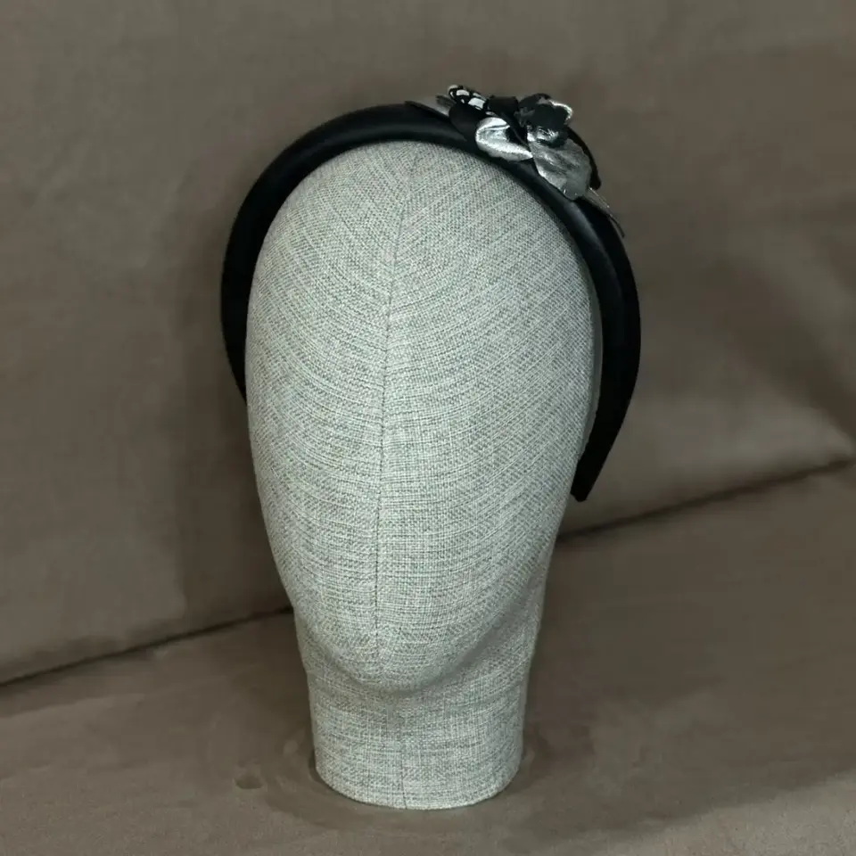 Mila Siyah Renk Taç  Aksesuarlı