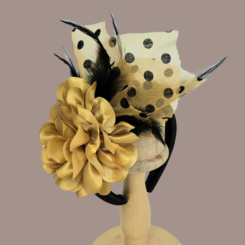 Mila  Siyah Gold  Renk Taç