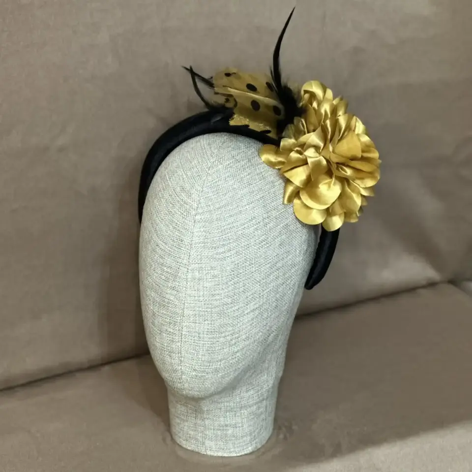 Mila  Siyah Gold  Renk Taç