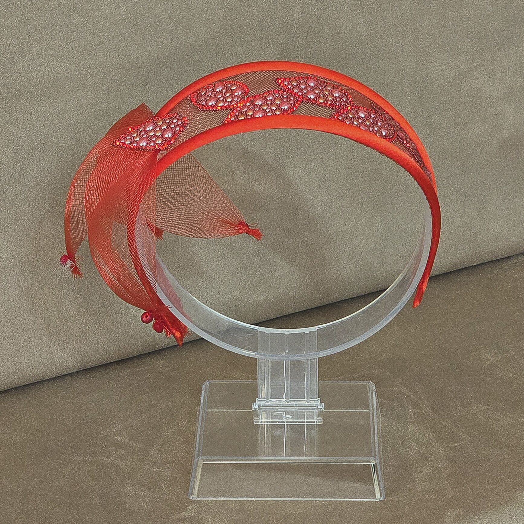 Mila Kırmızı  Renk Taç