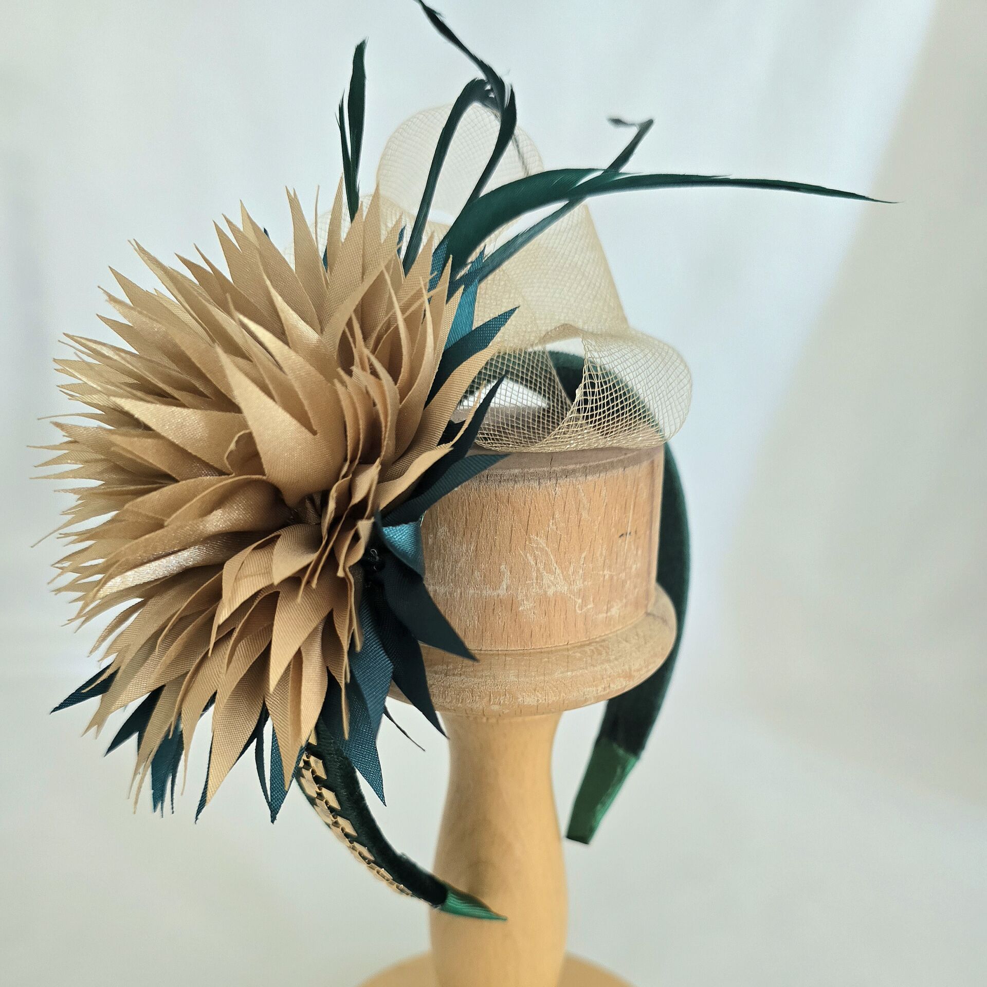 Mila  Yeşil Renk  Kadife Taç