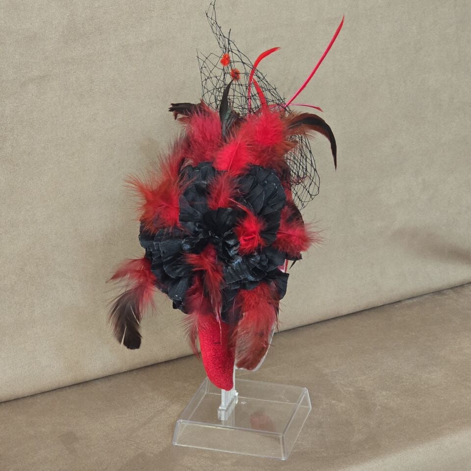 Mila Kırmızı  Kadife Taç