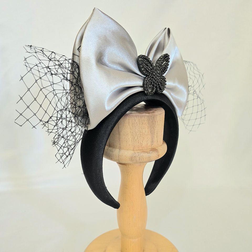 Mila Siyah Gümüş Renk Taç