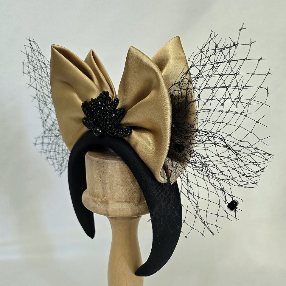 Mila Gold siyah Taç