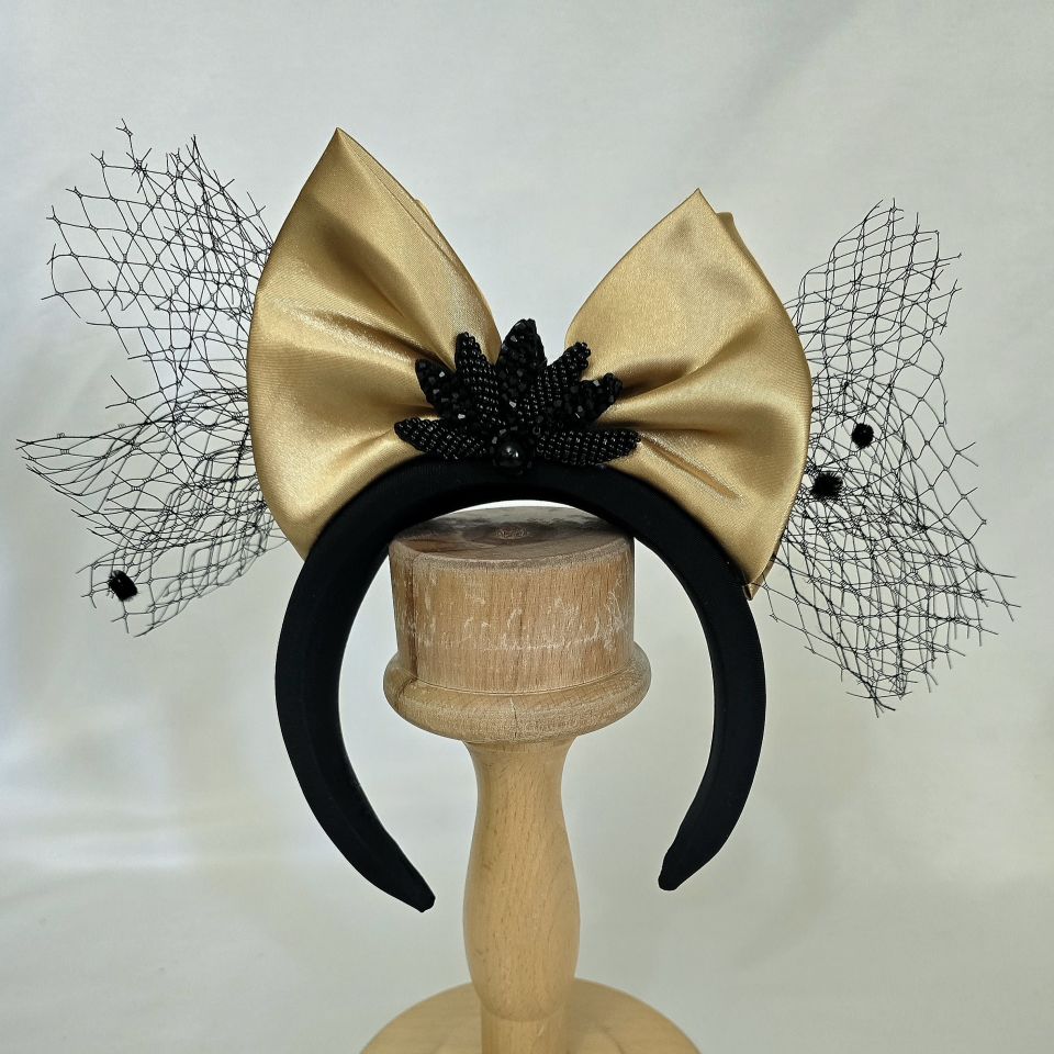 Mila Gold siyah Taç