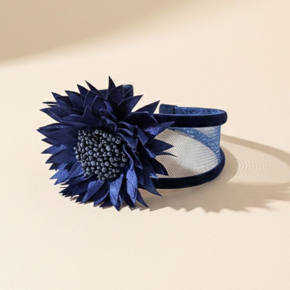 Mila Parlement Mavisi Saten Taç