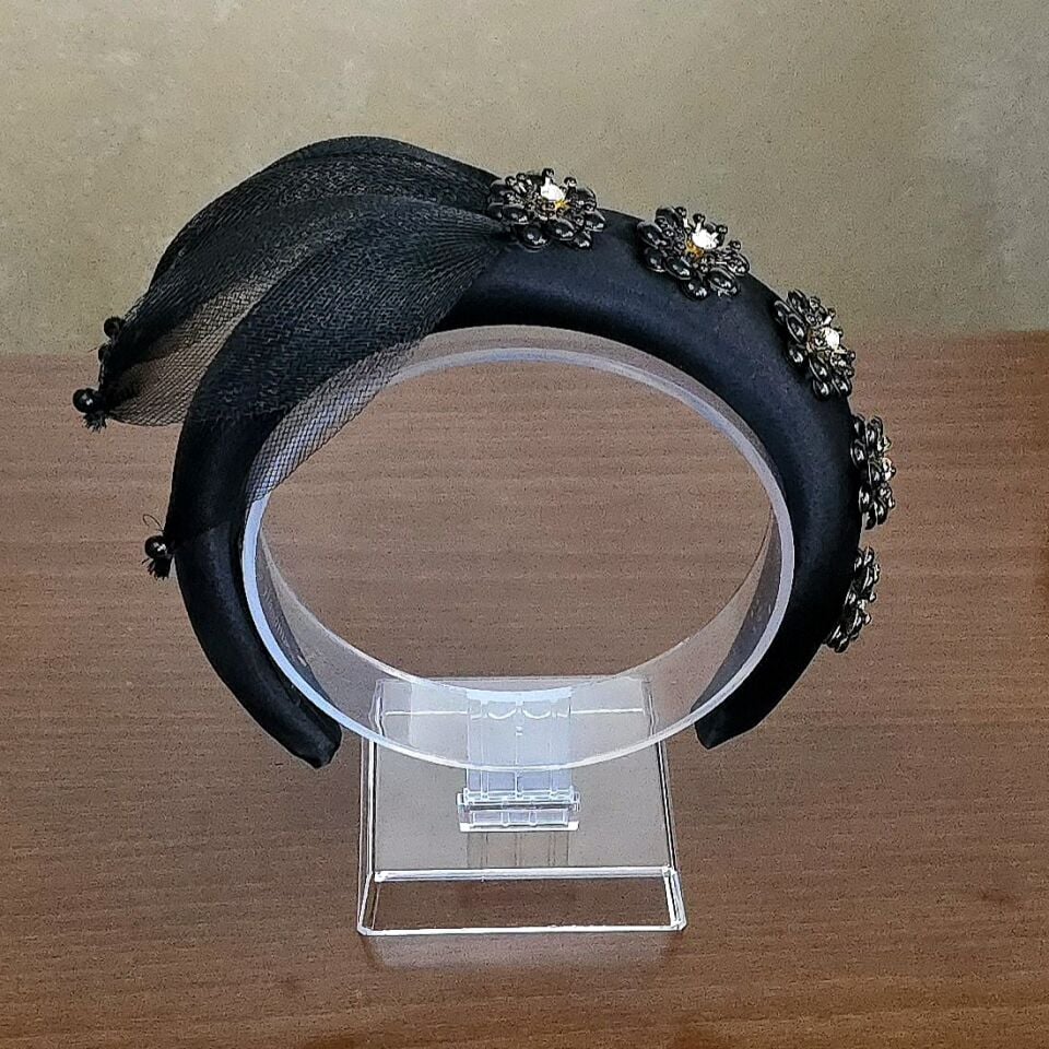Mila Siyah  Renk  Saten Taç