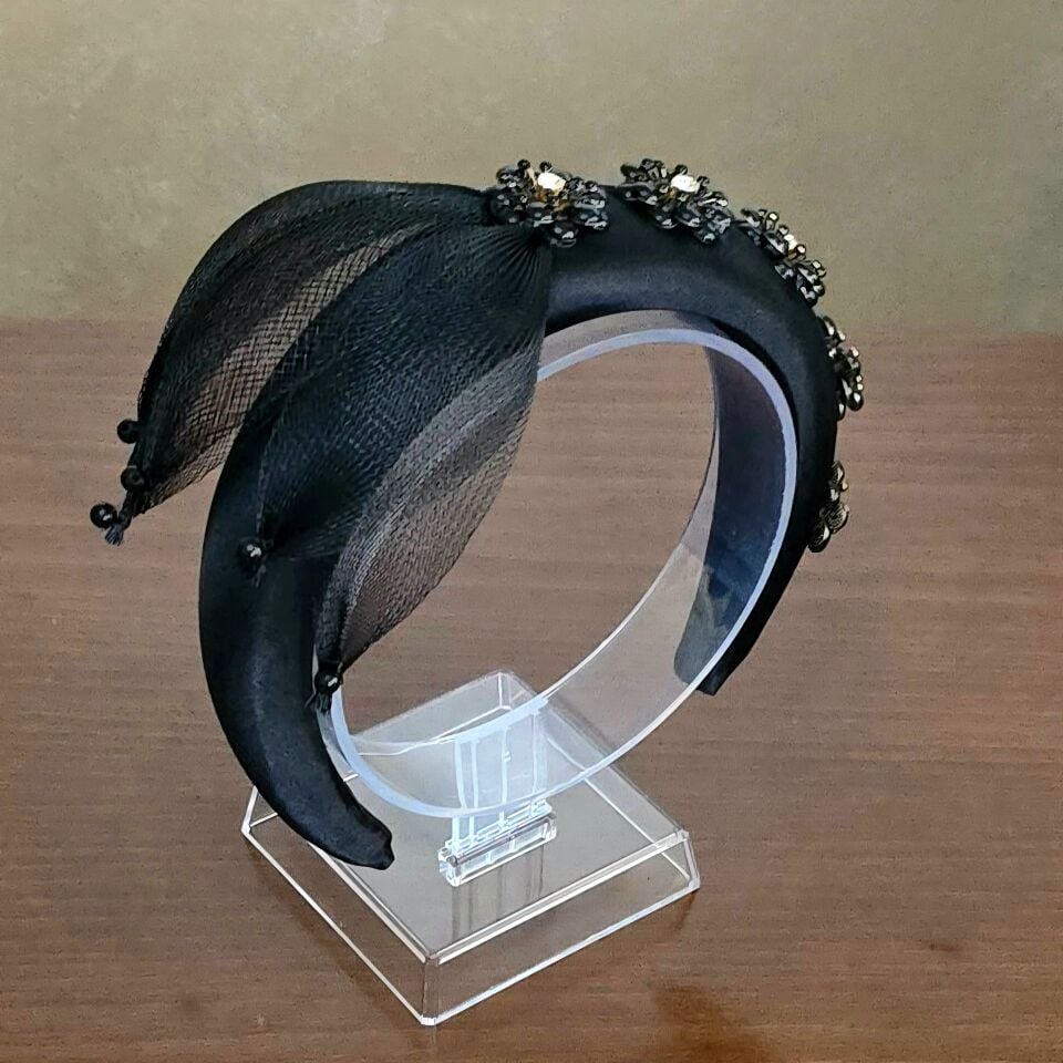 Mila Siyah  Renk  Saten Taç