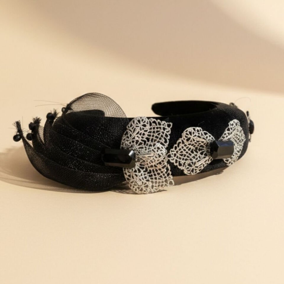 Mila Siyah Renk Kadife Taç