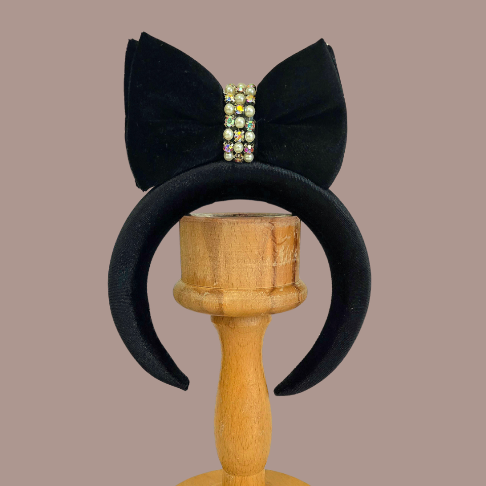 Mila Siyah Renk Kadife  Taç