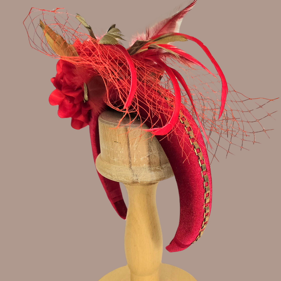 Mila Kırmızı Gold Renk Taç