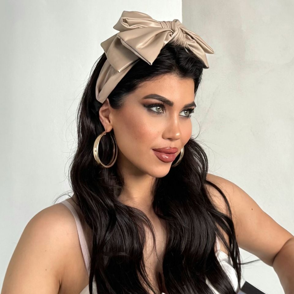 Mila Bej  Renk Suni Deri Fiyonk Taç