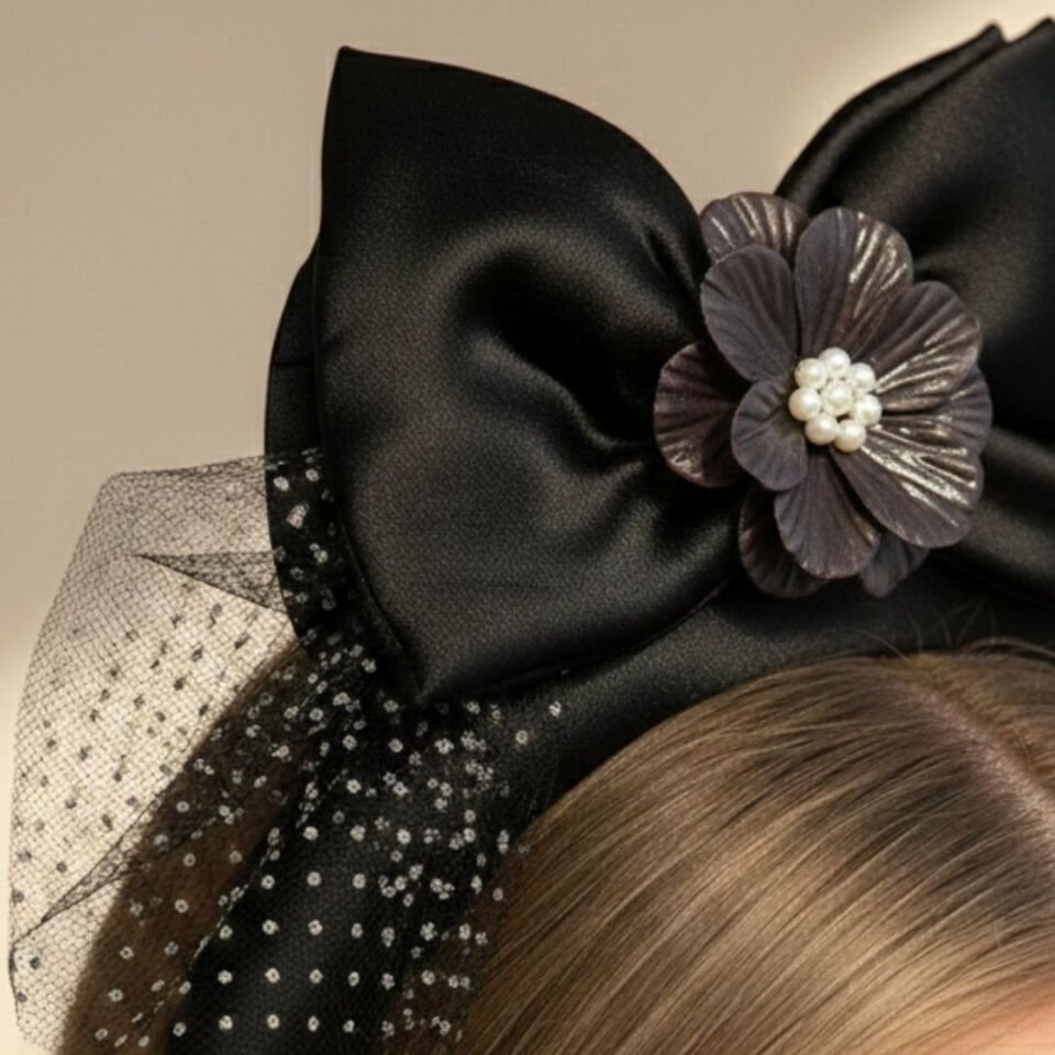 Mila Siyah Renk Saten Taç