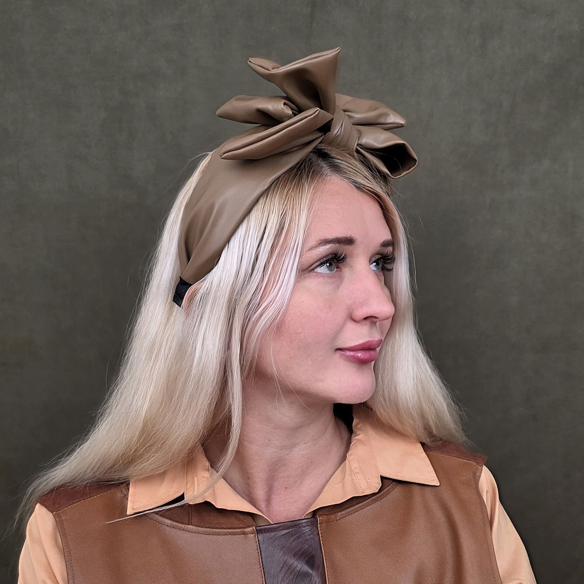 Mila Camel Renk Suni Deri Taç