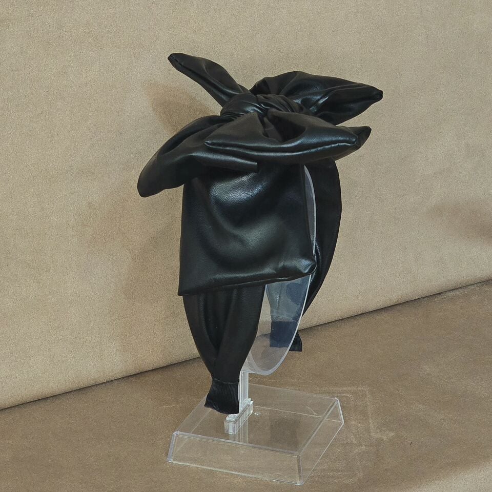 Mila Siyah Renk Taç