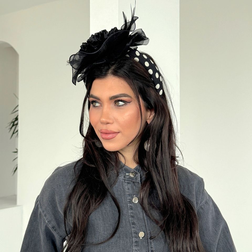 Mila Siyah Saten Taç