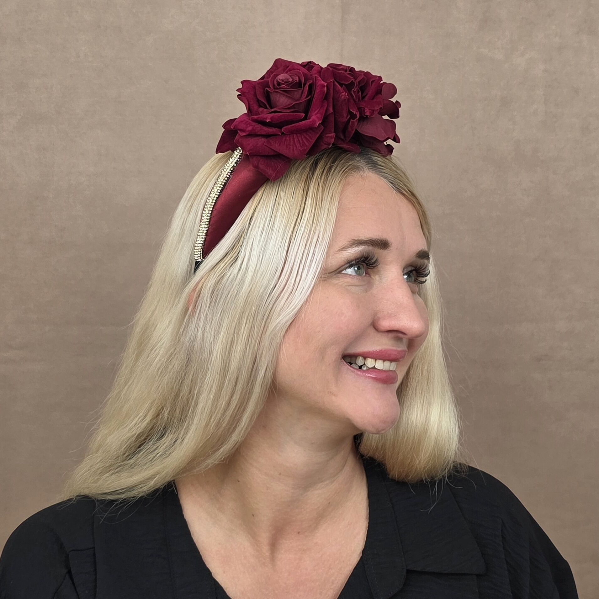 Mila Bordo  Renk Taç