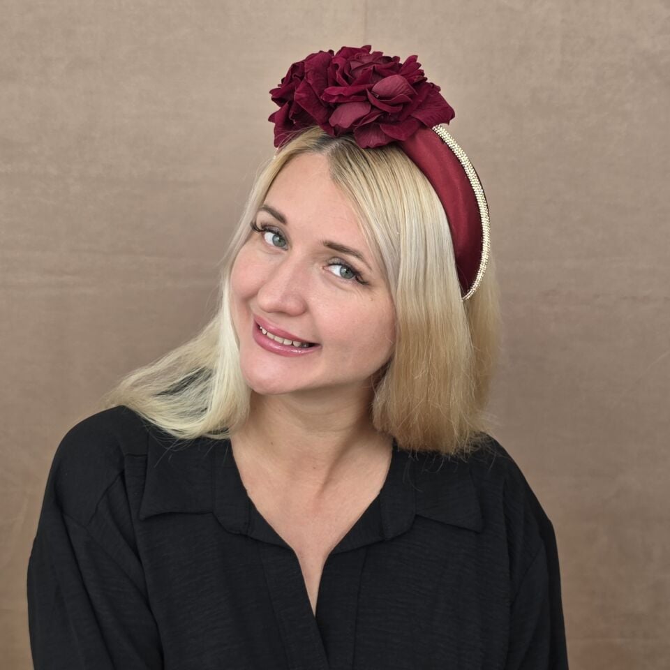 Mila Bordo  Renk Taç