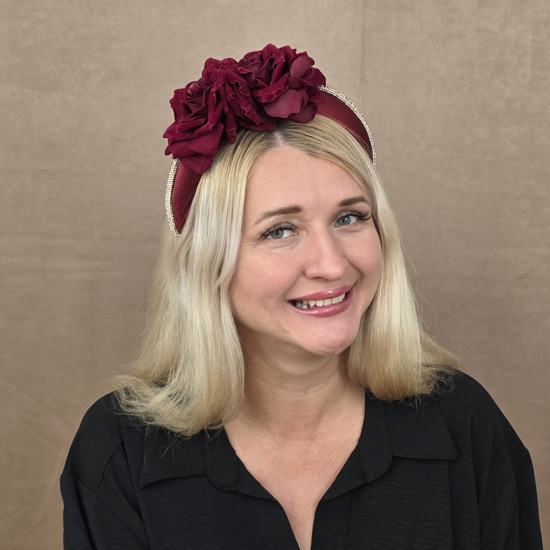 Mila Bordo  Renk Taç