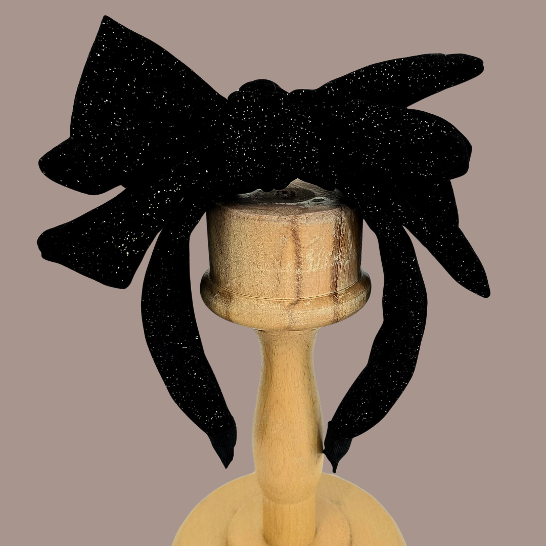 Mila Siyah Renk Simli Nubuk Taç