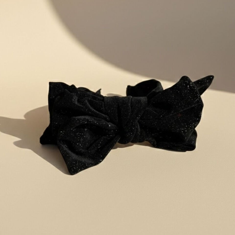 Mila Siyah Renk Simli Nubuk Taç